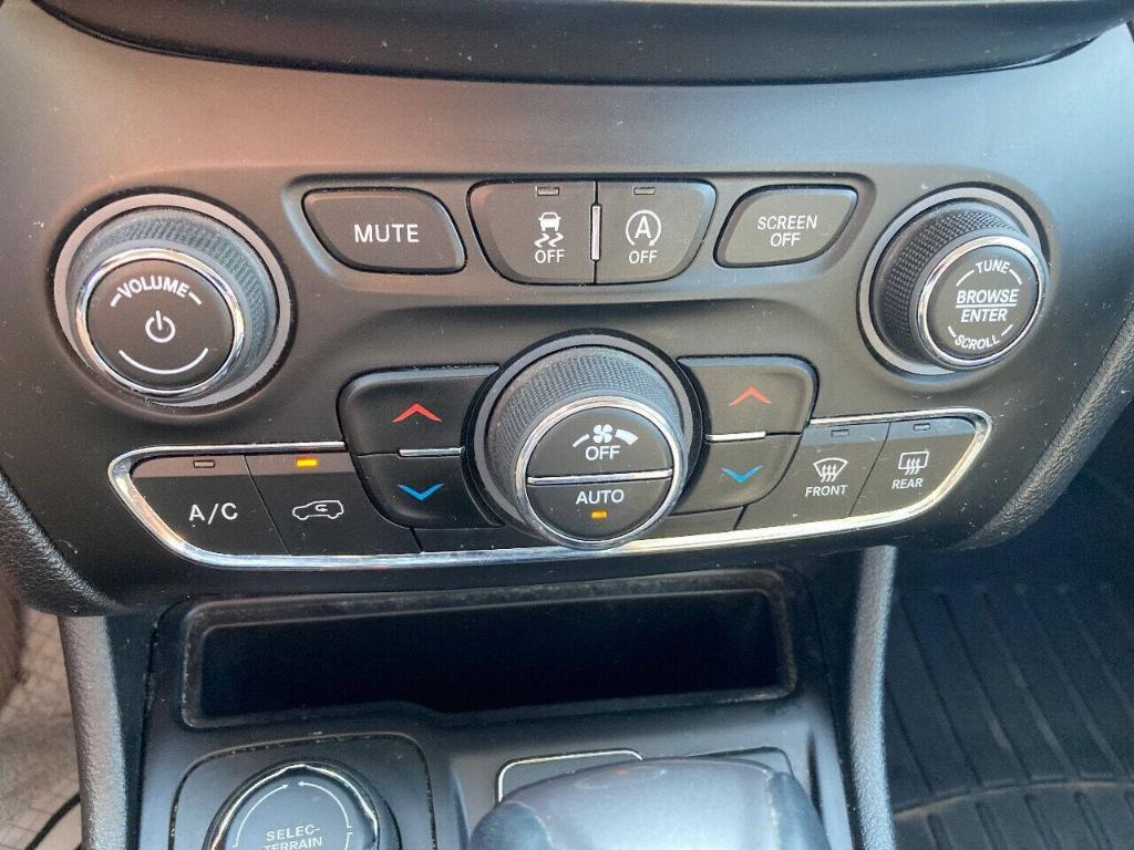 used 2019 Jeep Cherokee car, priced at $7,988