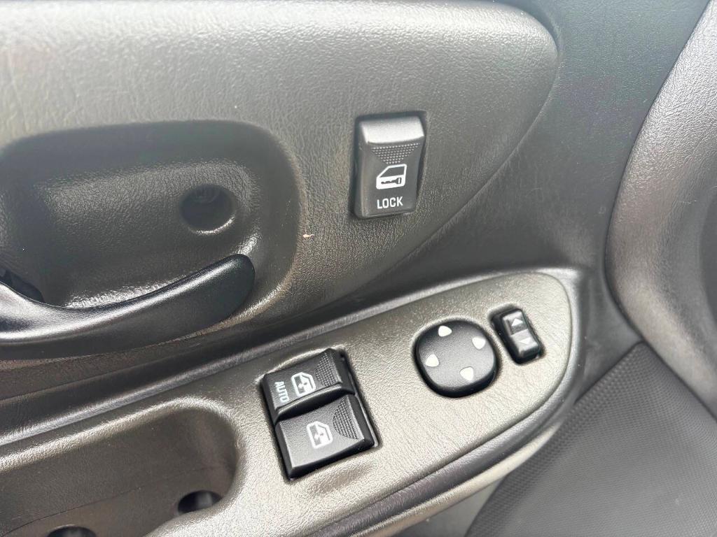 used 2001 Chevrolet Monte Carlo car, priced at $4,988