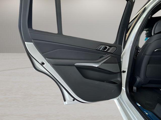 new 2026 BMW X7 car, priced at $120,225