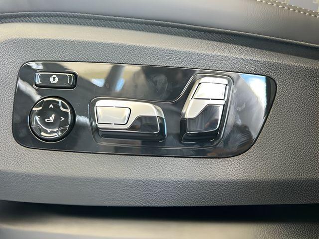 new 2026 BMW X7 car, priced at $120,225