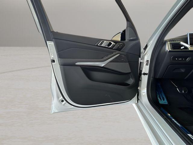 new 2026 BMW X7 car, priced at $120,225