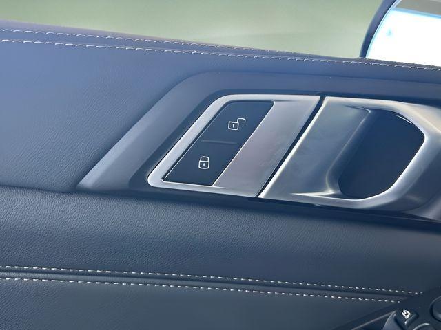 new 2026 BMW X7 car, priced at $120,225
