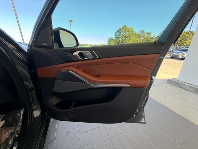 new 2026 BMW X7 car, priced at $106,505