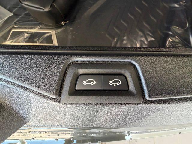 new 2026 BMW X7 car, priced at $106,505