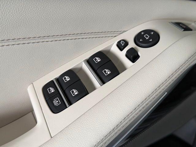 new 2026 BMW X7 car, priced at $102,225