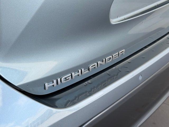 used 2023 Toyota Highlander car, priced at $41,900