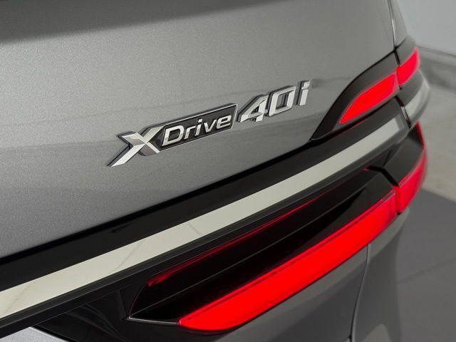 new 2026 BMW X7 car, priced at $89,725