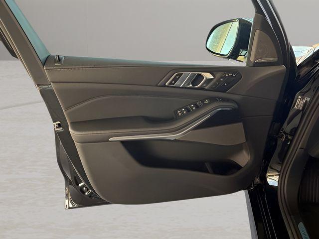 new 2026 BMW X7 car, priced at $96,755