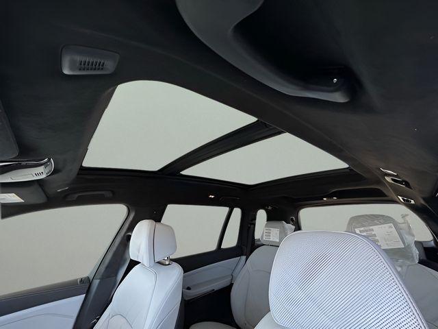 new 2026 BMW X7 car, priced at $96,905