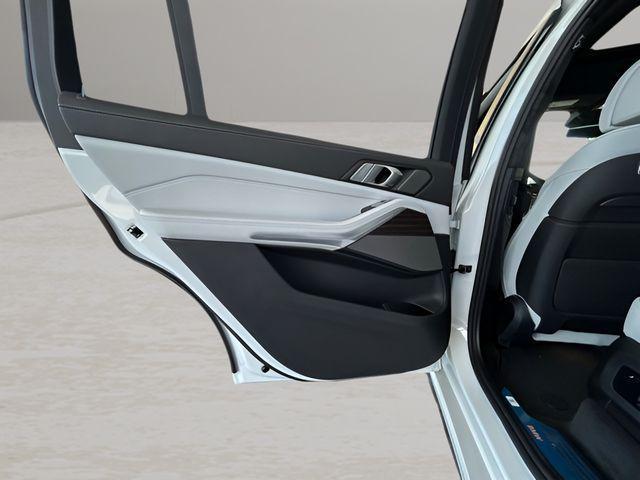 new 2026 BMW X7 car, priced at $96,905