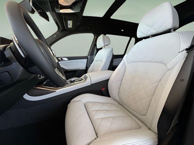 new 2026 BMW X7 car, priced at $96,905