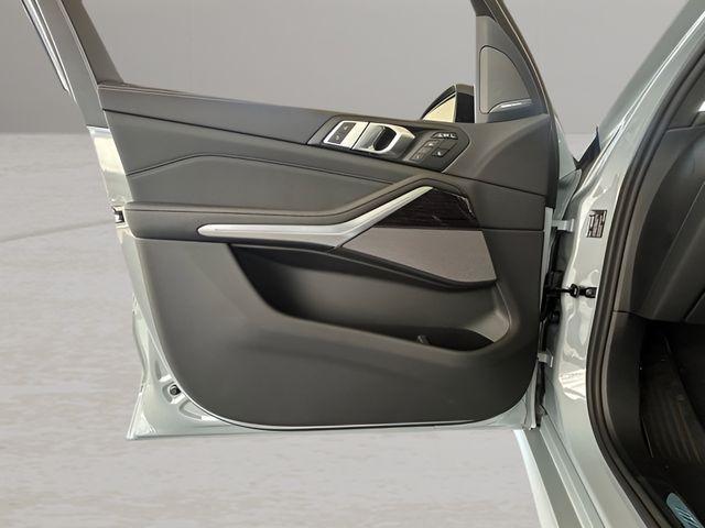new 2026 BMW X7 car, priced at $97,255