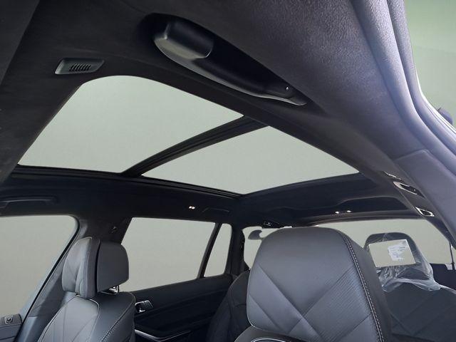 new 2026 BMW X7 car, priced at $97,255