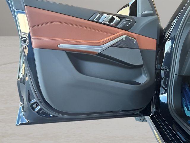 new 2026 BMW X7 car, priced at $123,305