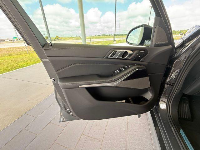 new 2026 BMW X7 car, priced at $99,955