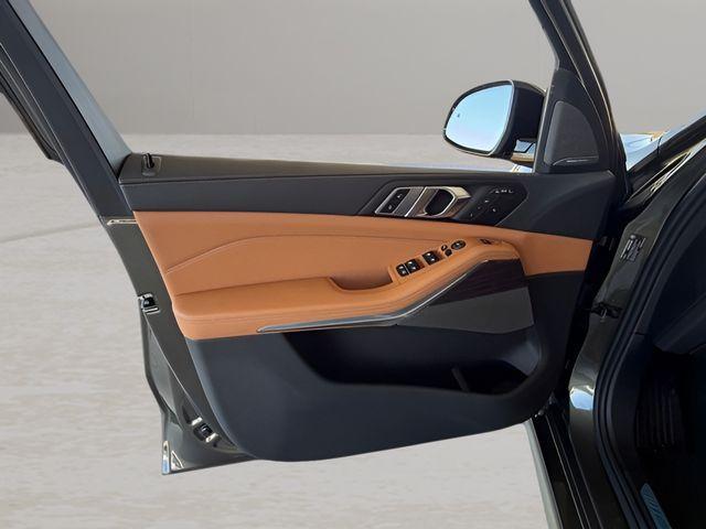 new 2026 BMW X7 car, priced at $97,205