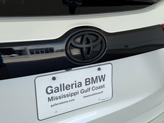 used 2019 Toyota Highlander car, priced at $26,900