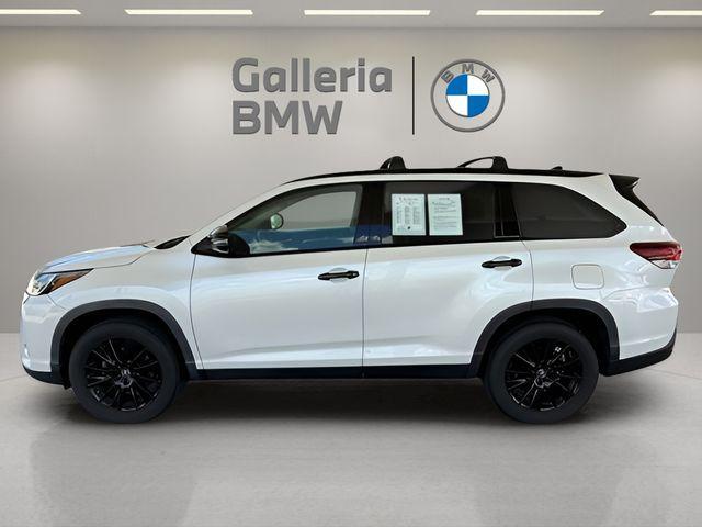 used 2019 Toyota Highlander car, priced at $26,900