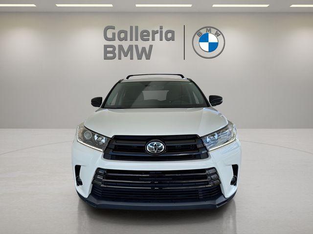 used 2019 Toyota Highlander car, priced at $26,900