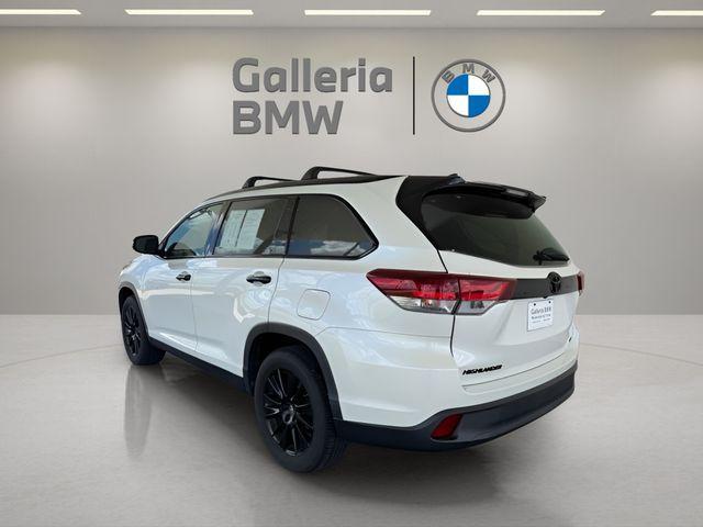 used 2019 Toyota Highlander car, priced at $26,900