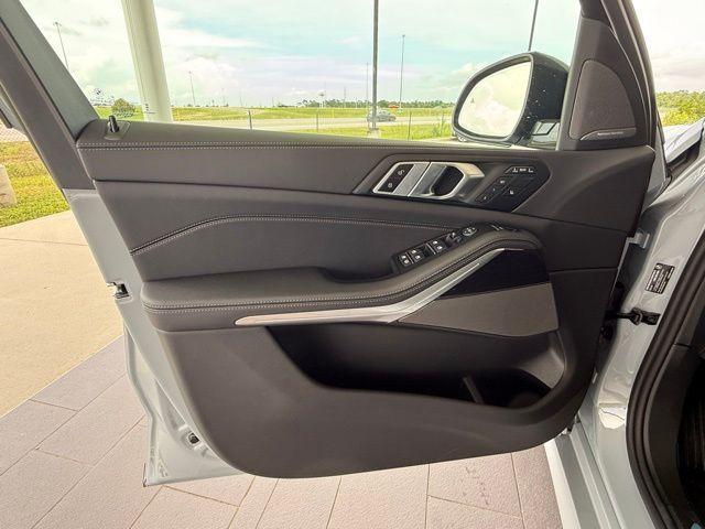 new 2026 BMW X7 car, priced at $94,175