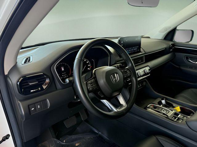 used 2025 Honda Pilot car, priced at $37,400