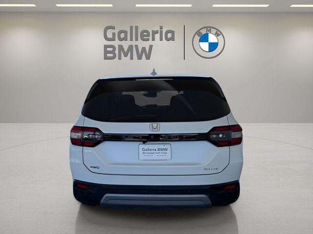 used 2025 Honda Pilot car, priced at $37,400