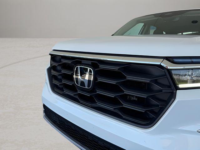 used 2025 Honda Pilot car, priced at $37,400