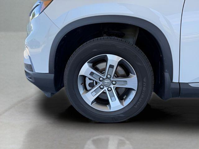 used 2025 Honda Pilot car, priced at $37,400