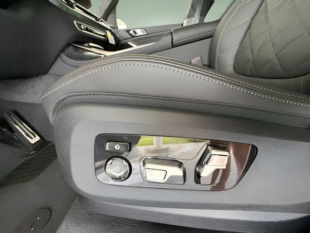 new 2026 BMW X7 car, priced at $94,935