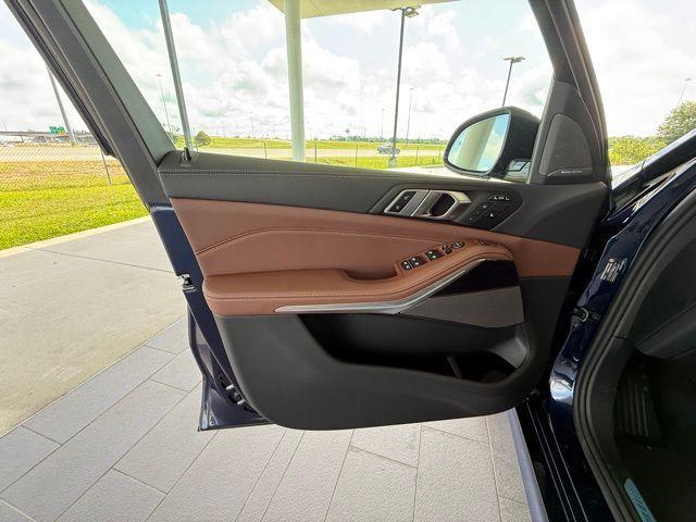 new 2026 BMW X7 car, priced at $99,425