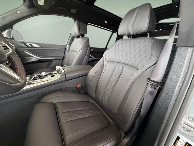 new 2026 BMW X7 car, priced at $125,275