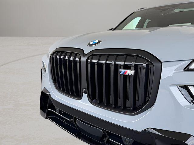 new 2026 BMW X7 car, priced at $125,275
