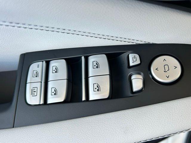 new 2026 BMW X7 car, priced at $97,455