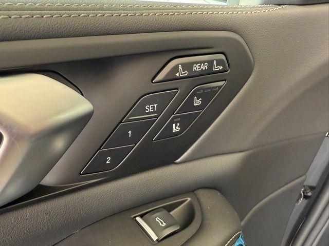 new 2026 BMW X7 car, priced at $125,225
