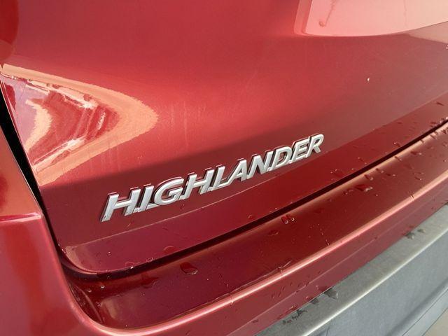 used 2017 Toyota Highlander car, priced at $25,900