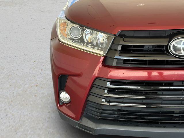used 2017 Toyota Highlander car, priced at $25,900