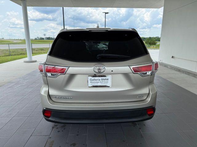 used 2014 Toyota Highlander car, priced at $17,200