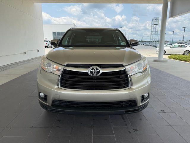 used 2014 Toyota Highlander car, priced at $17,200