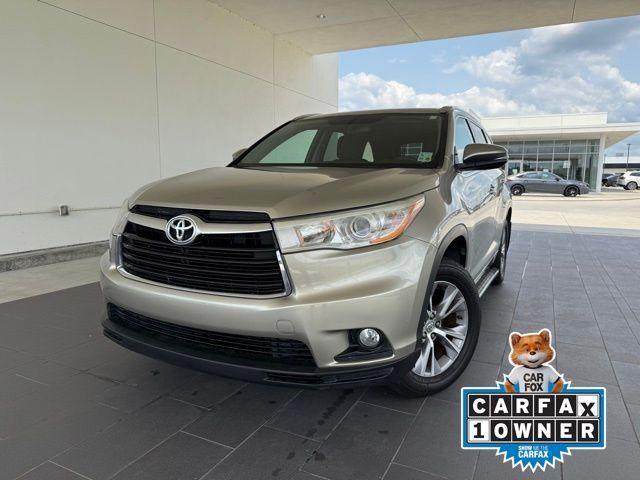 used 2014 Toyota Highlander car, priced at $17,200
