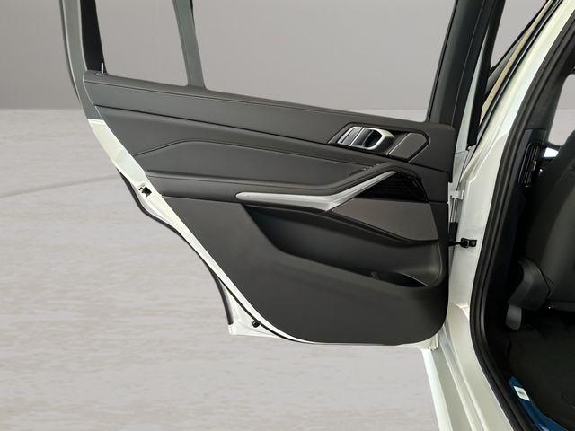new 2026 BMW X7 car, priced at $97,005