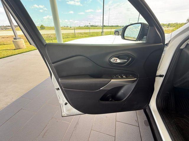 used 2022 Jeep Cherokee car, priced at $23,900