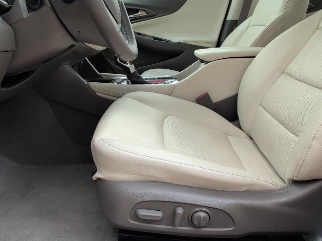 used 2024 Chevrolet Malibu car, priced at $23,637