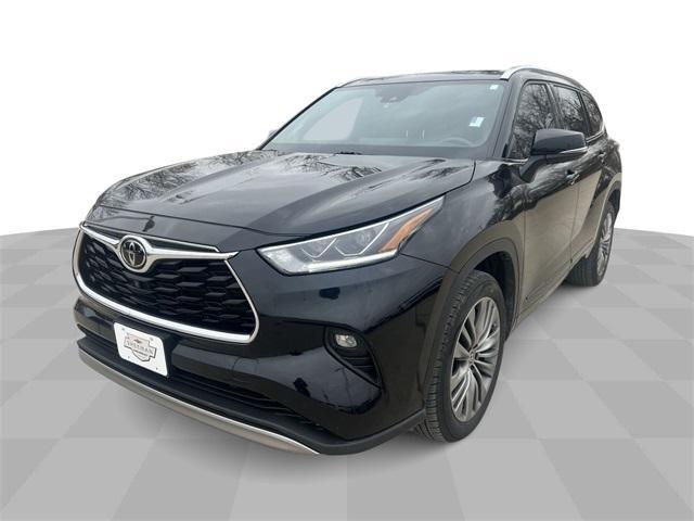 used 2021 Toyota Highlander car, priced at $39,297