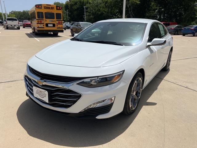 new 2024 Chevrolet Malibu car, priced at $24,145