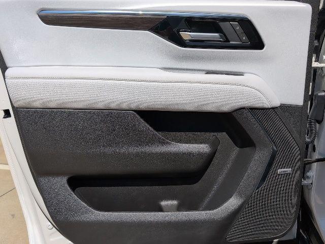 new 2025 Chevrolet Suburban car, priced at $84,400