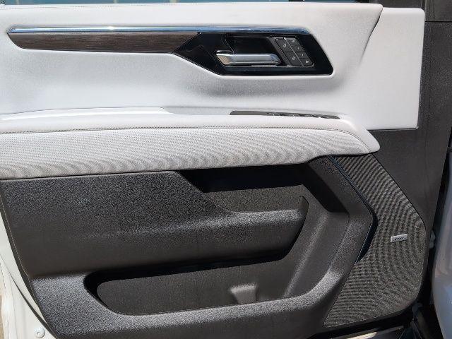 new 2025 Chevrolet Suburban car, priced at $84,400