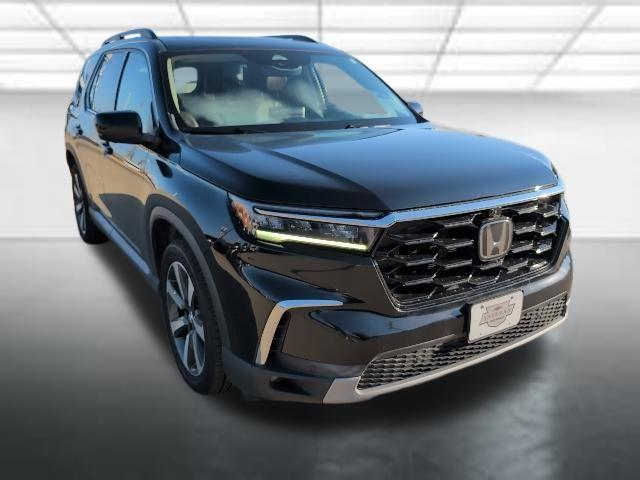 used 2023 Honda Pilot car, priced at $39,997