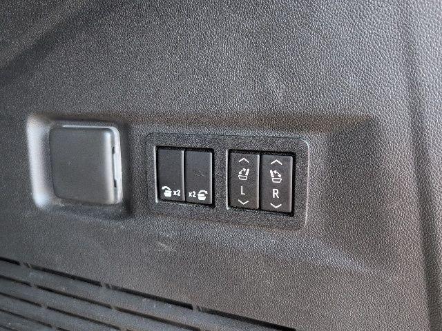 used 2021 GMC Yukon car, priced at $44,997