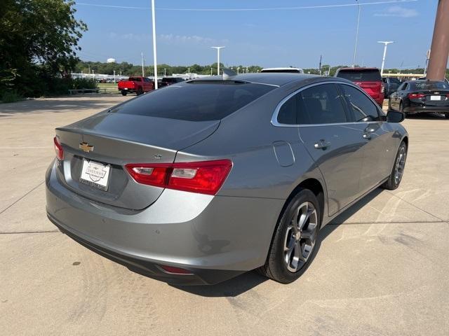 new 2024 Chevrolet Malibu car, priced at $24,145